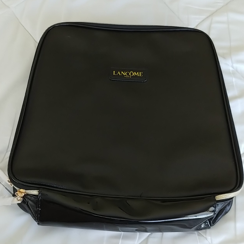 Lancome Paris Makeup Bag, New w/o tags.